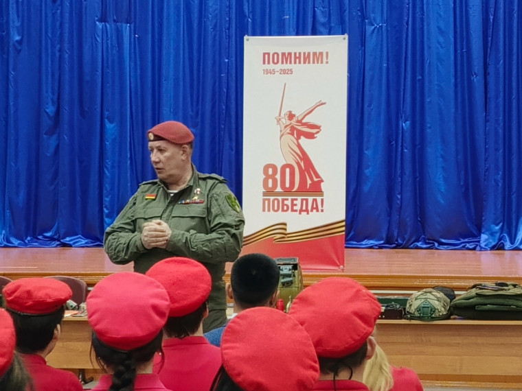 Встреча с депутатом Саратовской областной Думы, Героем РФ Александром Юрьевичем Янкловичем.